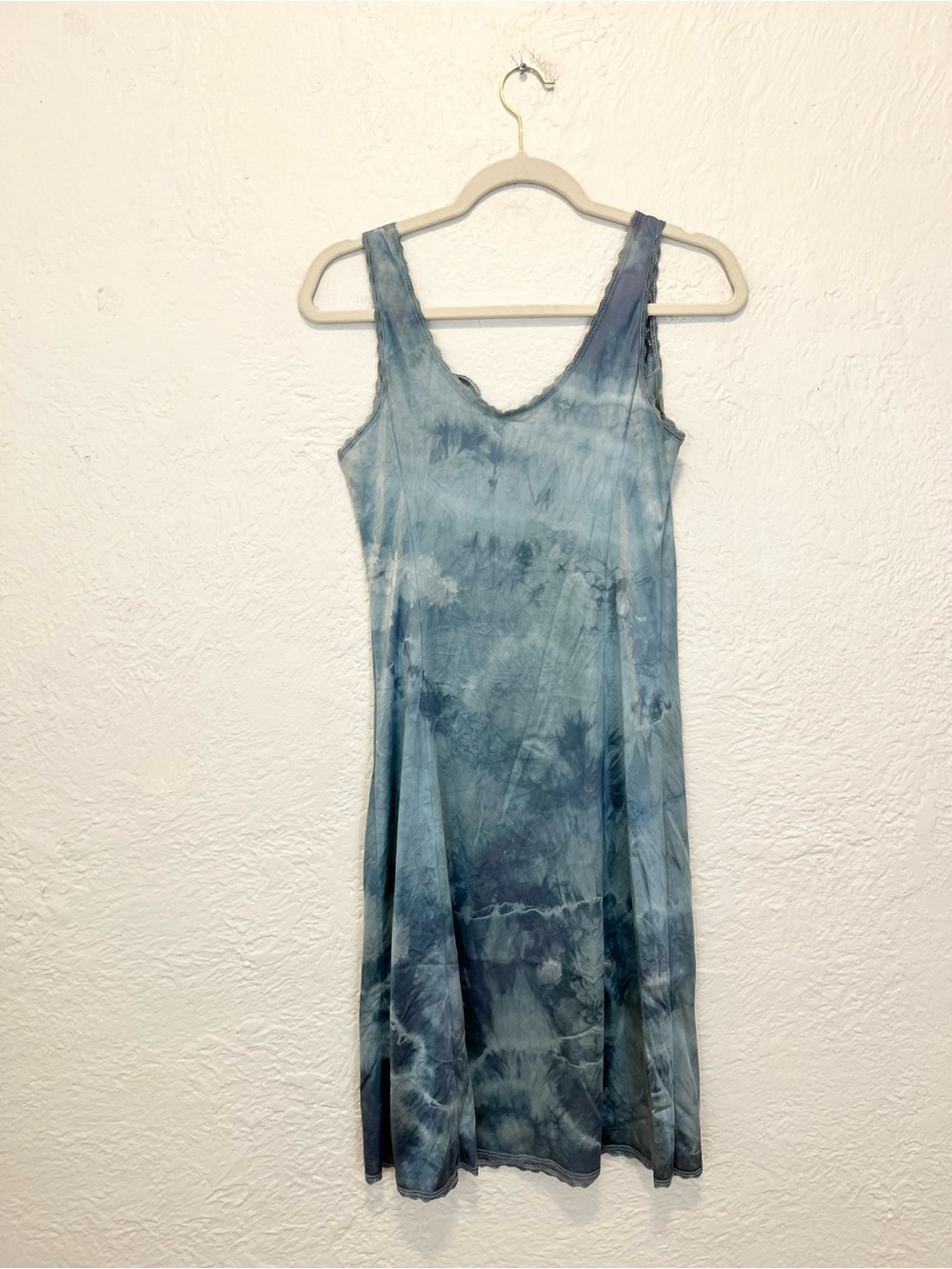 Vintage Blue Tie-Dye Lace-Trim Slip - Picture 6 of 8